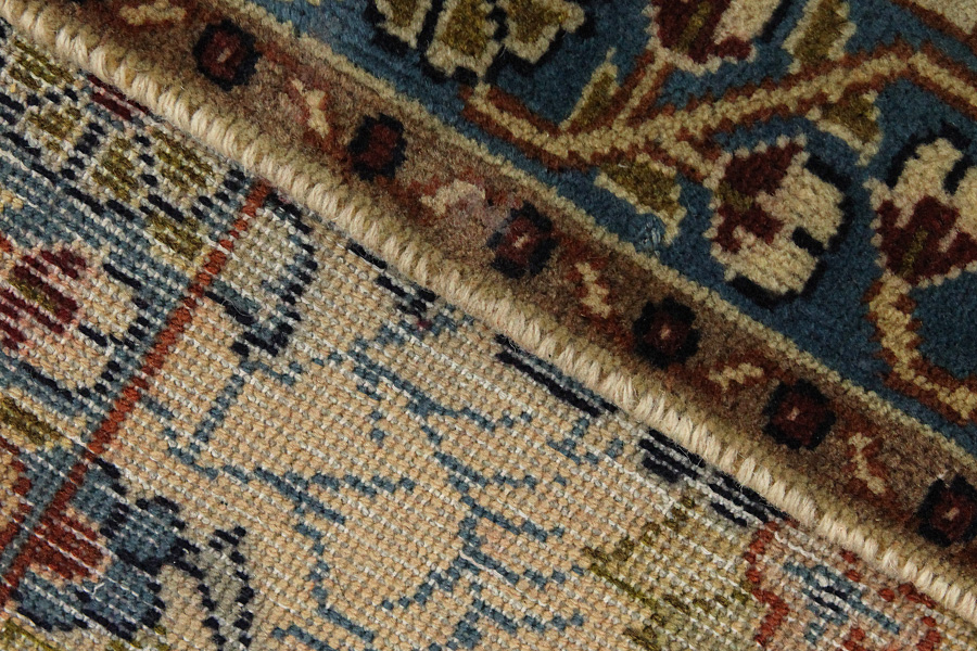Isfahan - Antique Persian Carpet 318x233 - Picture 5
