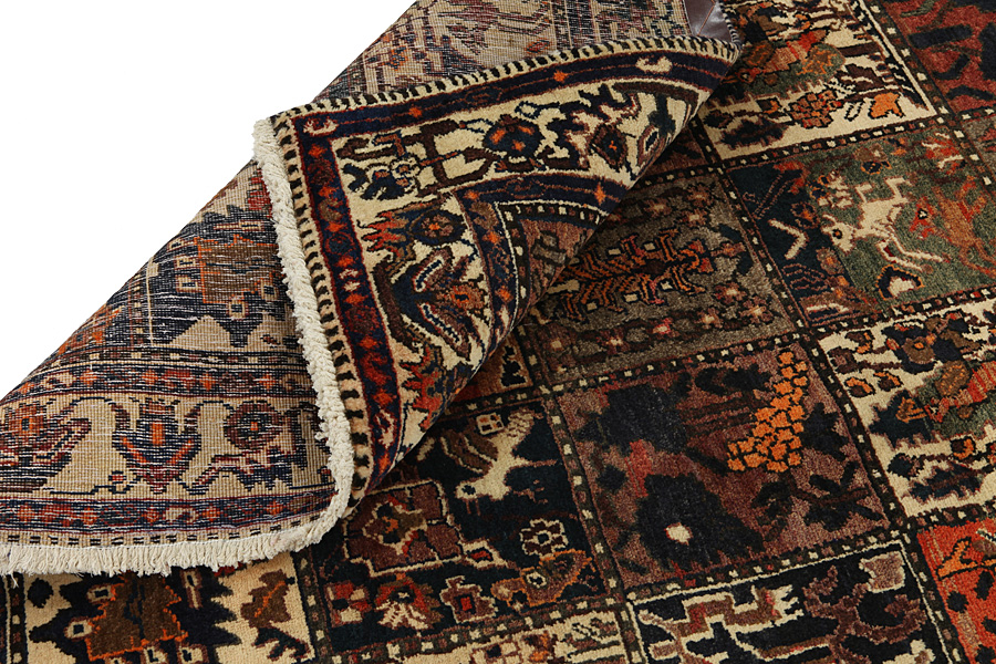 Bakhtiari Persian Carpet 229x156 - Picture 4