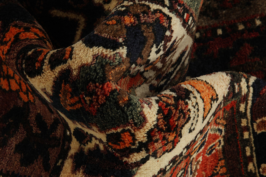 Bakhtiari Persian Carpet 229x156 - Picture 6