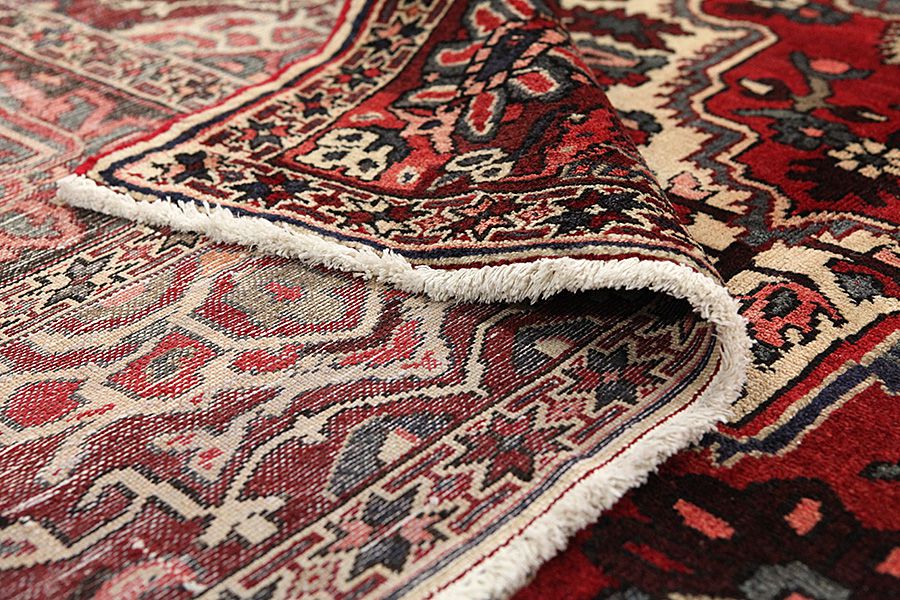 Bakhtiari Persian Carpet 375x285 - Picture 4
