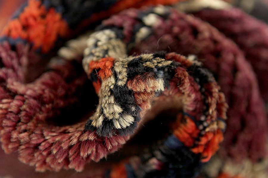 Bakhtiari - Lori Persian Carpet 400x135 - Picture 6