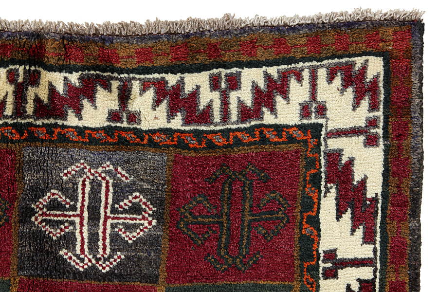 Lori - Bakhtiari Persian Carpet 227x141 - Picture 3