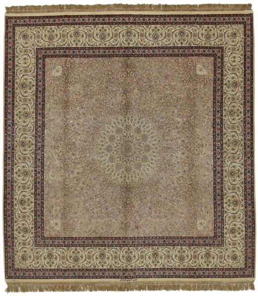 Isfahan Persian Carpet 267x250