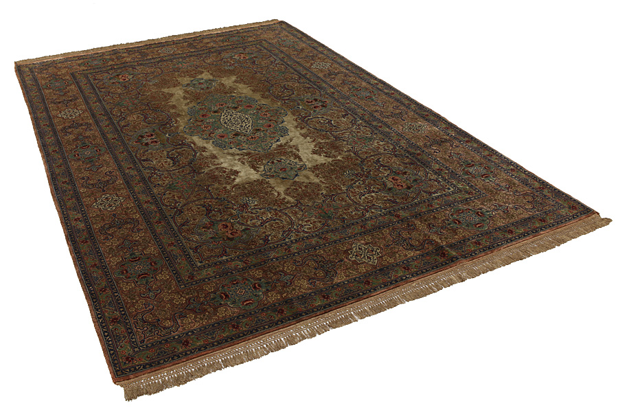 Isfahan Persian Carpet 307x202 - Picture 1