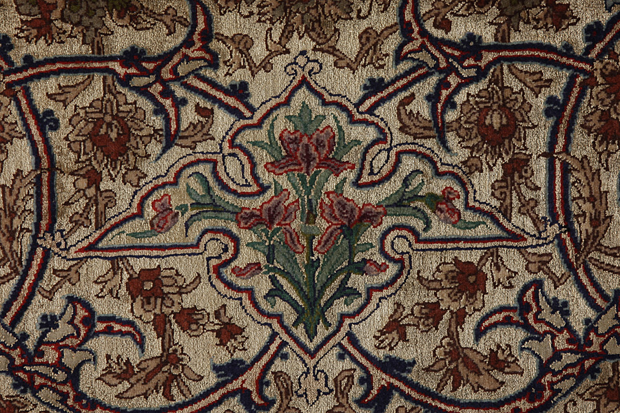 Isfahan Persian Carpet 307x202 - Picture 15