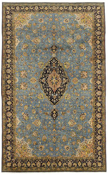 Isfahan Persian Carpet 560x325